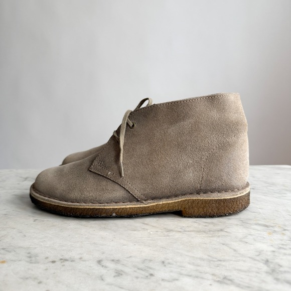 Clarks Originals women's Chukka Taupe Suede Boots Size 10M. - Picture 4 of 7